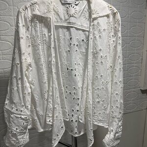 ⚠️ Closet Clean Out Zara Elegant White Eyelet Blouse